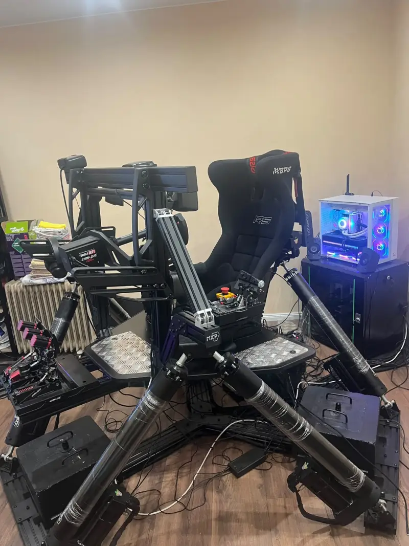 Configuration du simulateur MotionXP Prime 6DOF – PC RTX 5090 – Simulateurs de course automobile et de vol