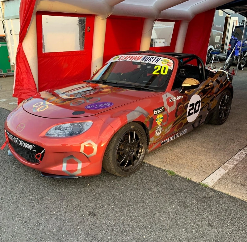 Voiture de course Mazda MX5 Mk3 Supercup