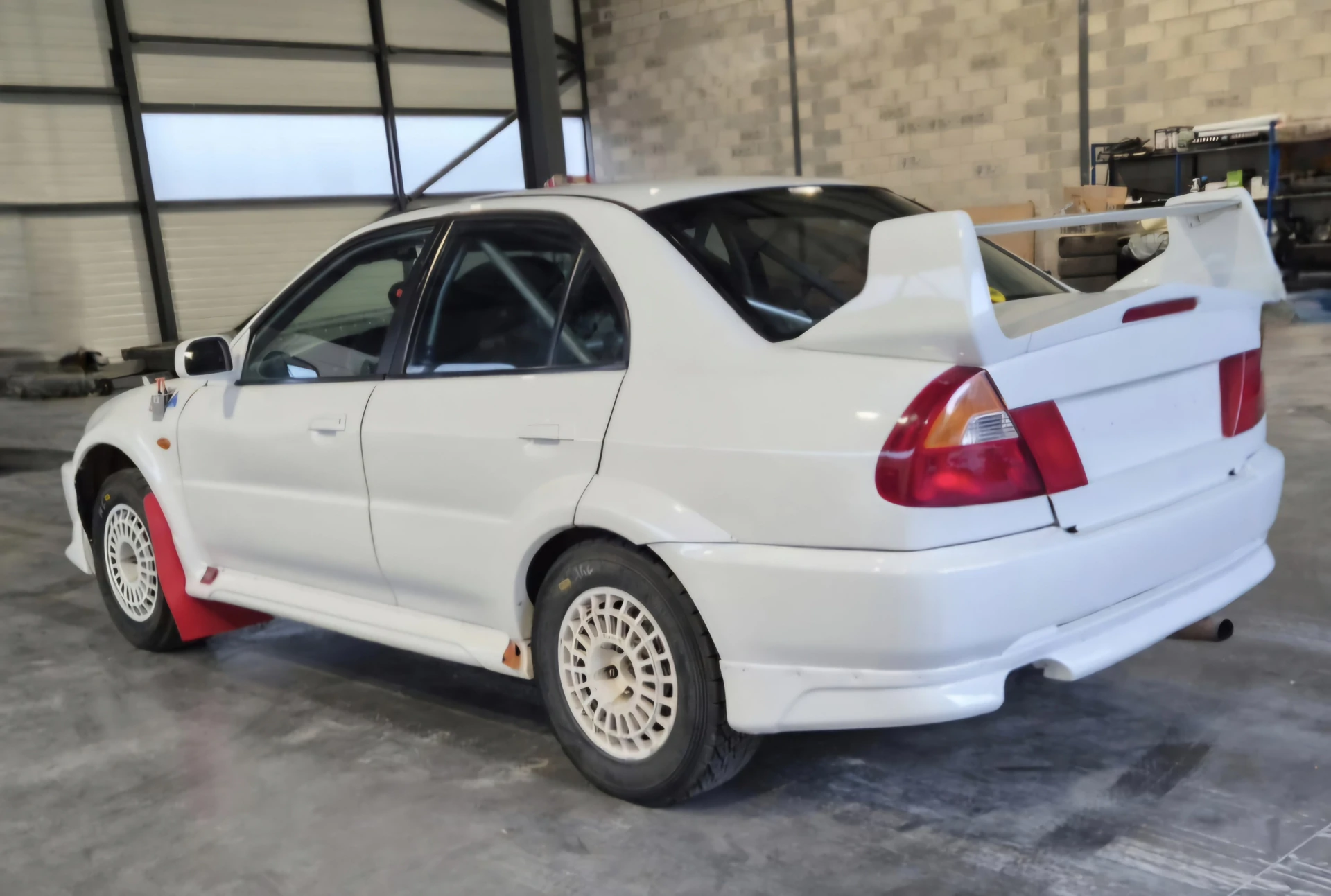 MITSUBISHI LANCER EVO V GrA