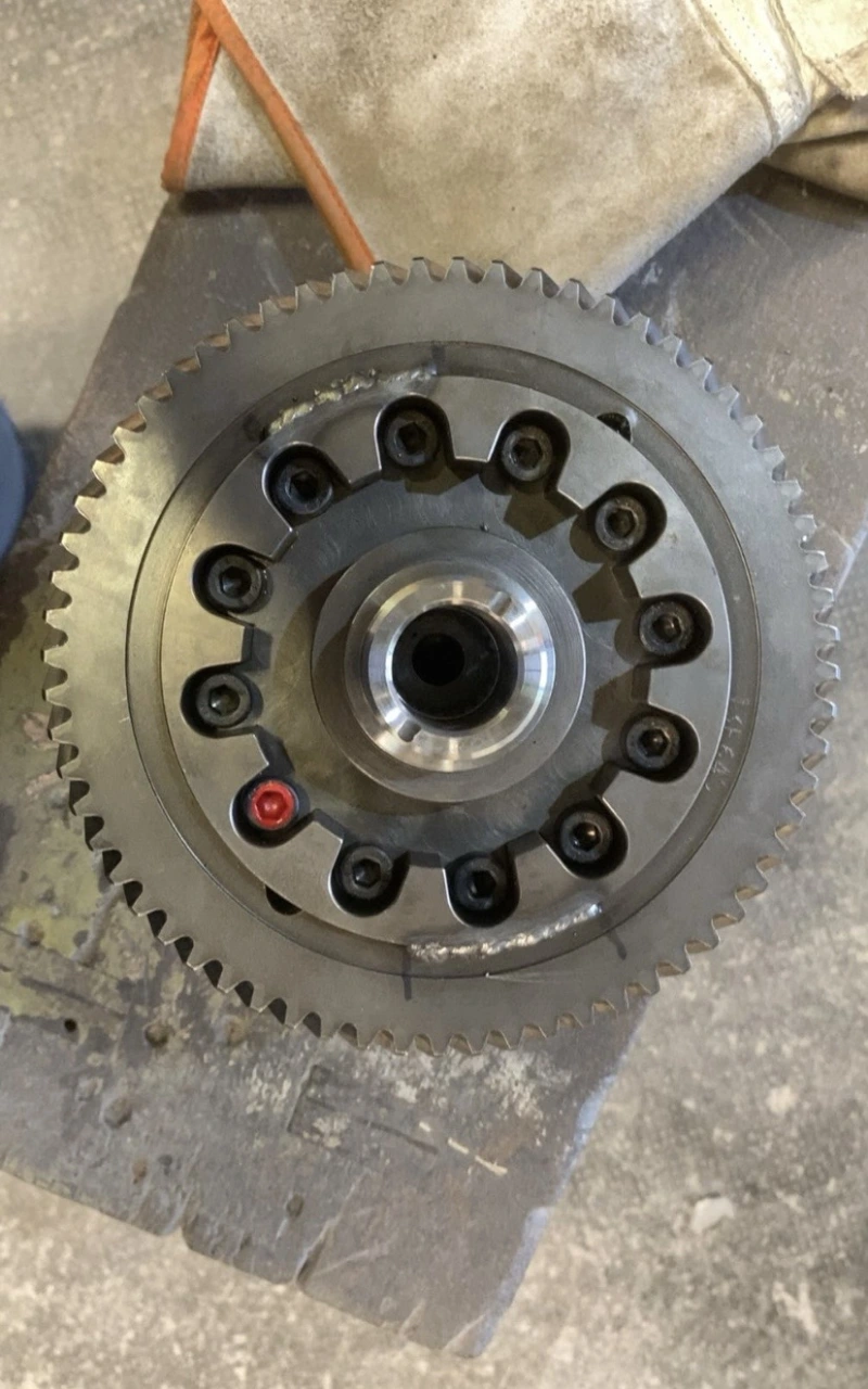 MA gearbox with self-locking and 13x64 torque