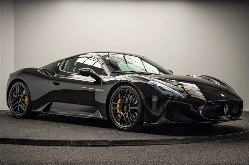 MASERATI MC20