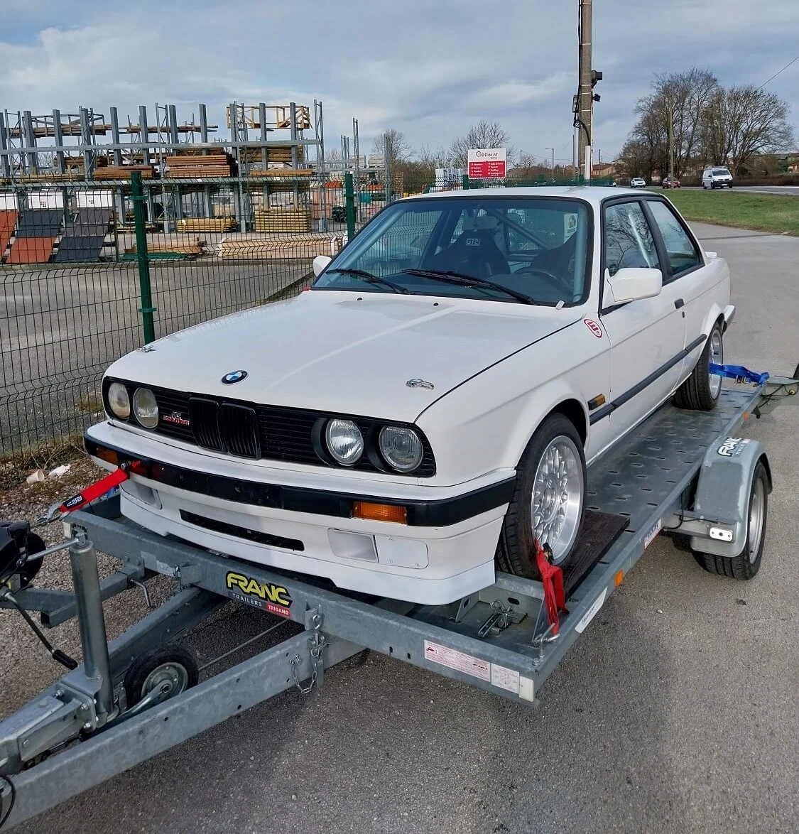 Recherche pare-chocs BMW E30 phase 2 idem – photo 1