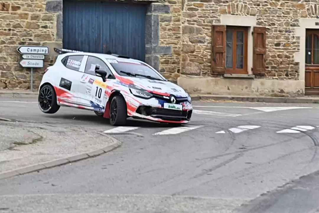 A VENDRE CLIO 4 MAXI NEUVE F2015