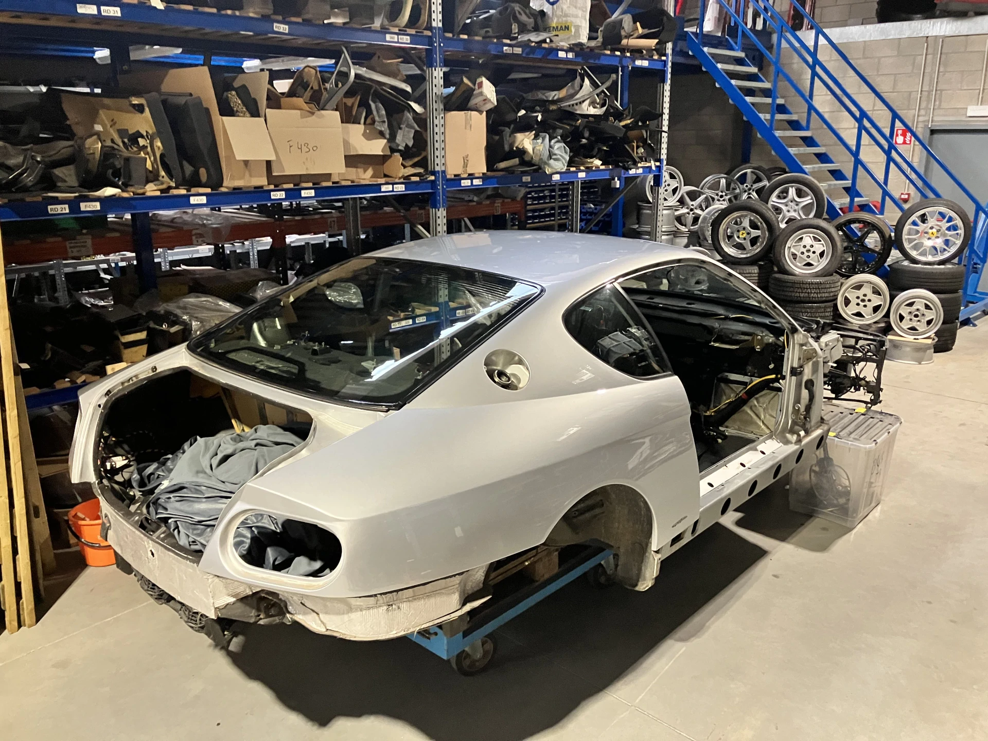 Several Ferrari Chassis available: F430/456M/Mondial/348/...