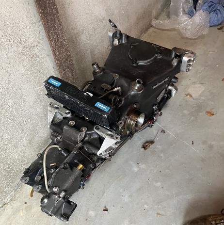 1998 Minardi M198 F1 Boîte de vitesses en magnésium - endommagée par l'impact