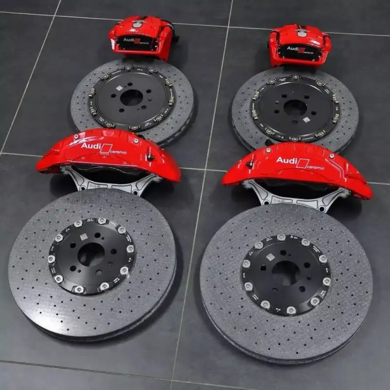 Kit de freins en carbone-céramique pour Audi RS6 / RS7 4G : 420 x 40 mm à l'avant + 370 x 30 mm à l'arrière !
