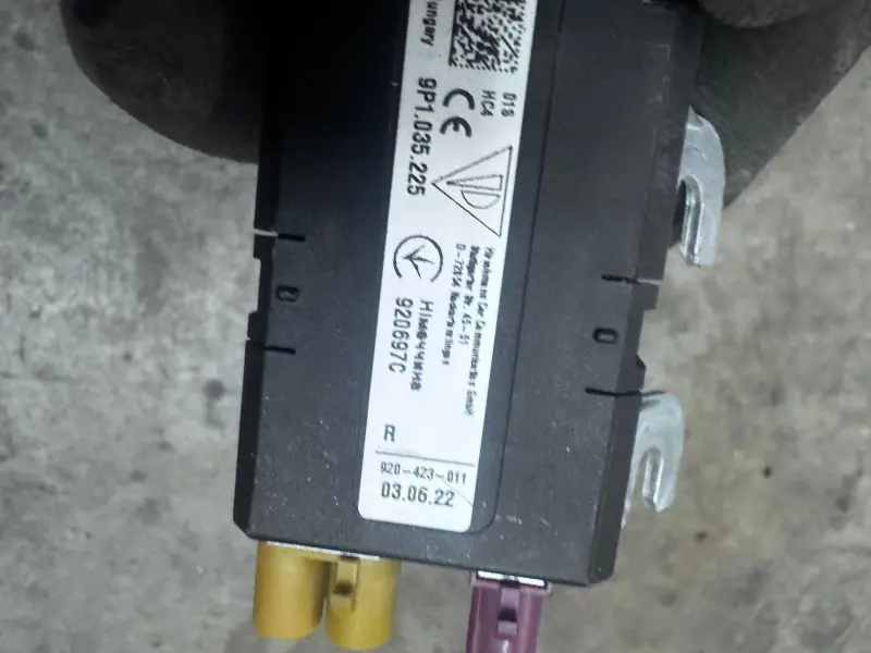 Amplificateur d’antenne Porsche 911 991 / 718 / Boxster - 9P1035225