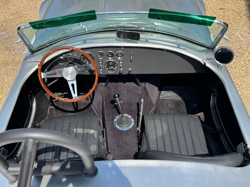 COBRA 427 SC par DB427
