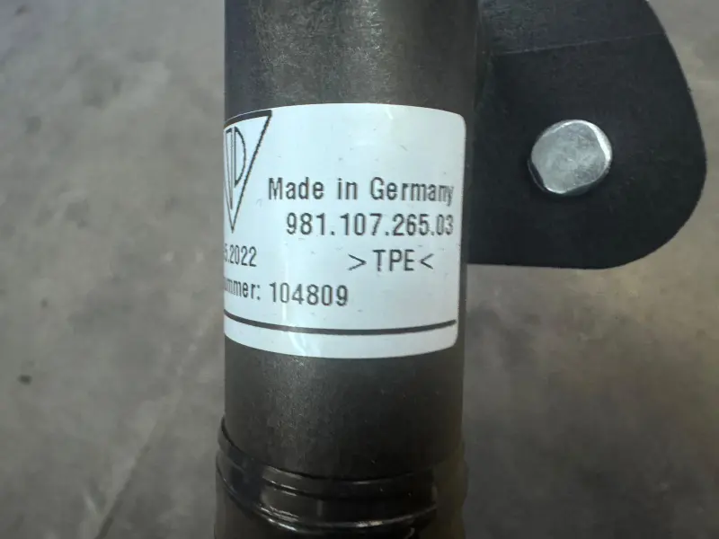 Tubulure remplissage huile Porsche Cayman GT4 RS 98110726503