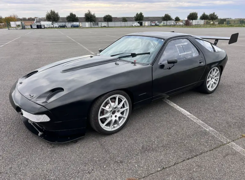 Porsche 928 - 5L