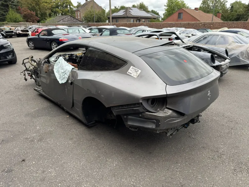 Spare parts for the 2012 Ferrari FF – Complete dismantling