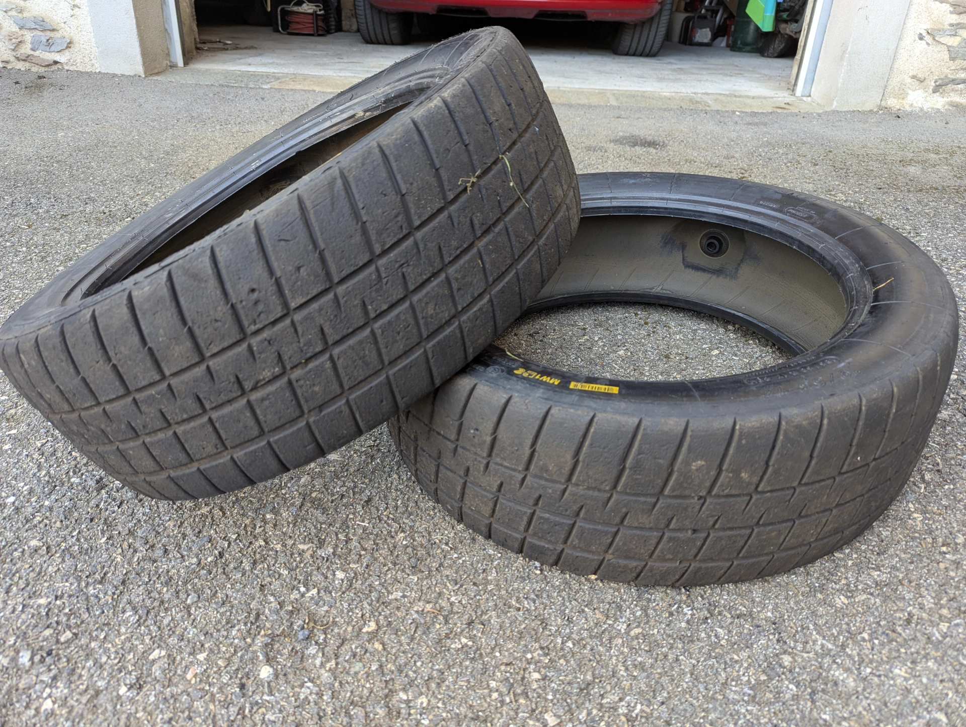 2 Michelin rain tyres 19/63-17 MW1 – photo 1