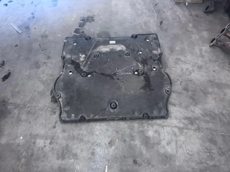 Cache sous caisse avant Porsche Cayman GT4 RS - 99150460109