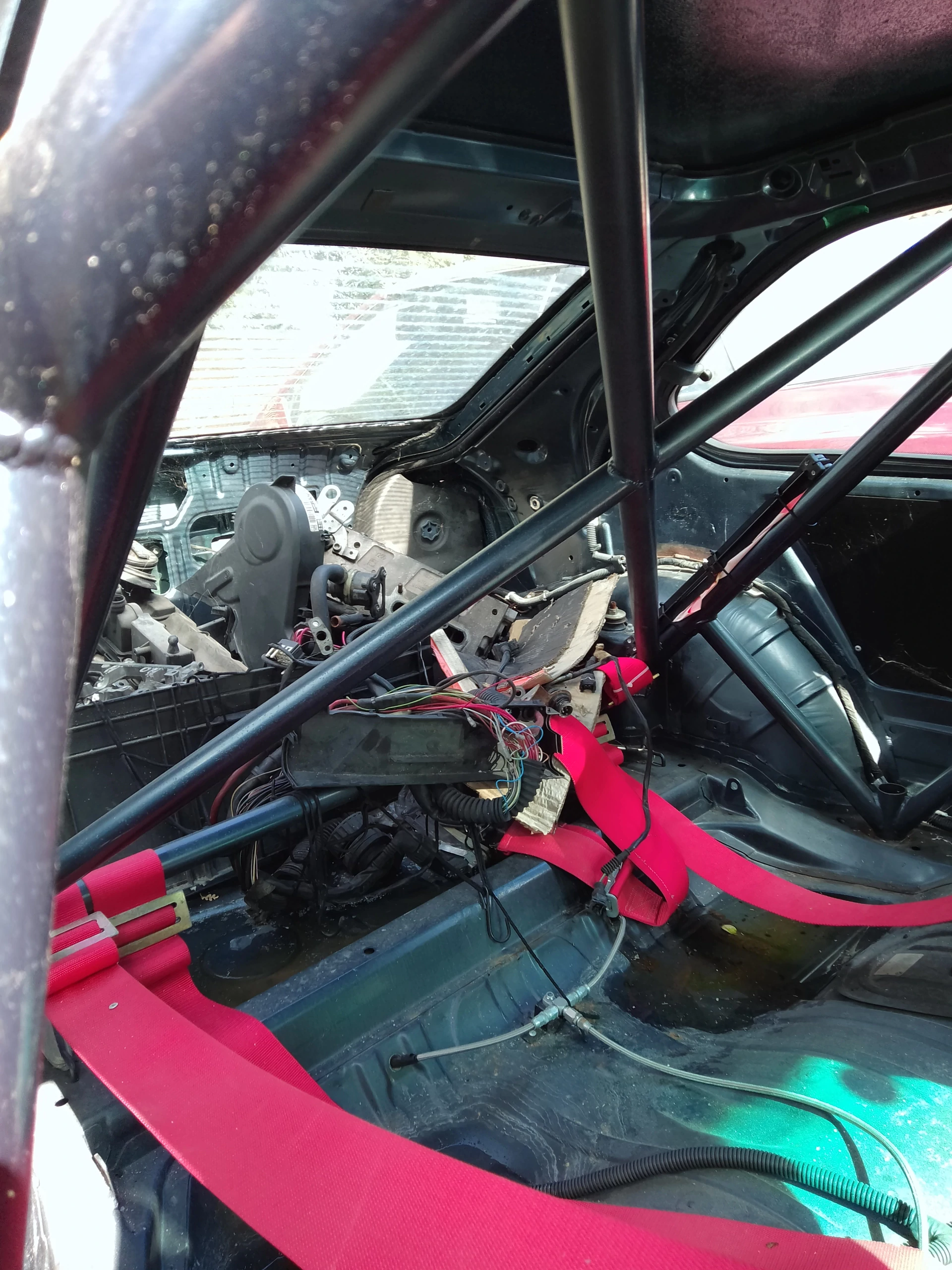 BMW 318 ti avec arceau omp
