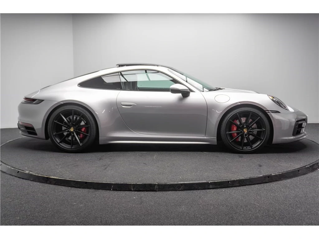 PORSCHE 911 CARRERA COUPE 992
