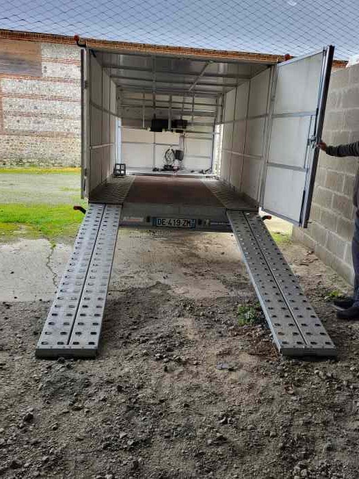 2.5-tonne enclosed trailer