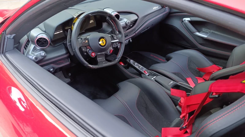 FERRARI F8 Tributo