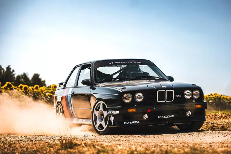 Hire BMW Gr.A E30