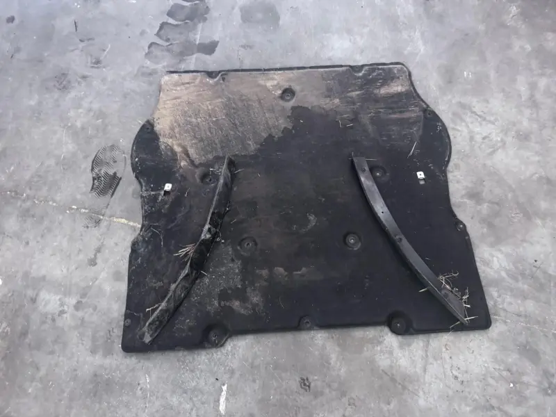 Cache sous caisse avant Porsche Cayman GT4 RS - 99150460109