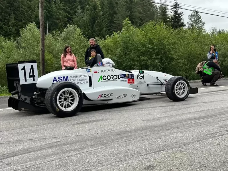Formule F3 Alfa Romeo FR 02