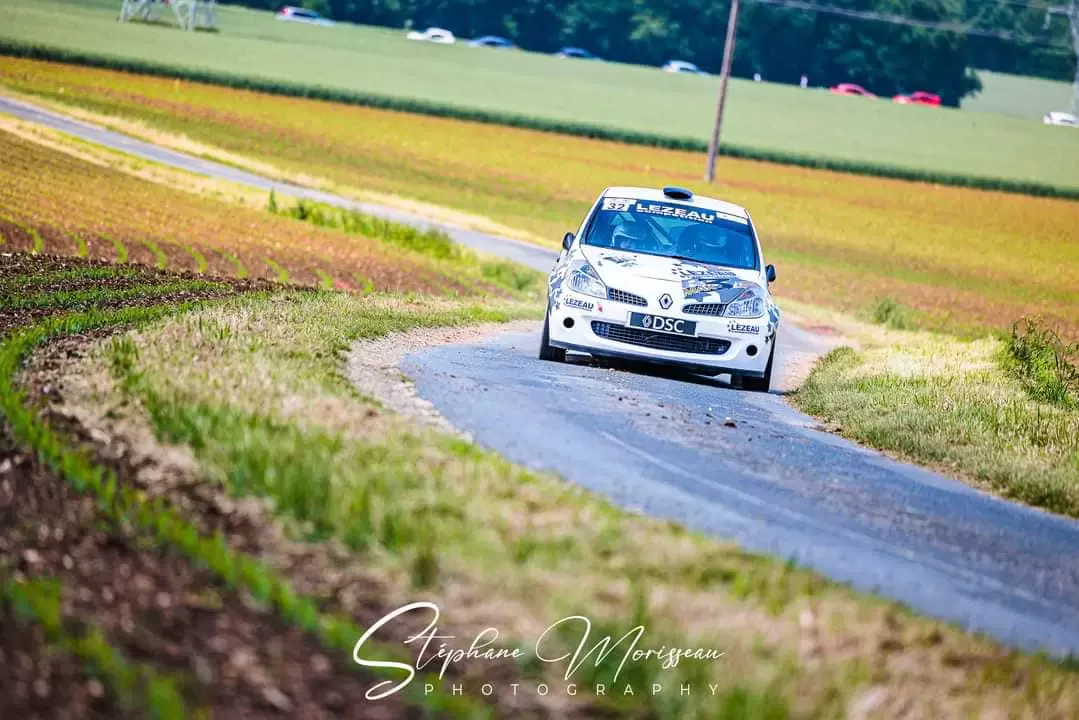 LEZEAU Compétition loue Clio R3 MAX FULL EVO Asphalte