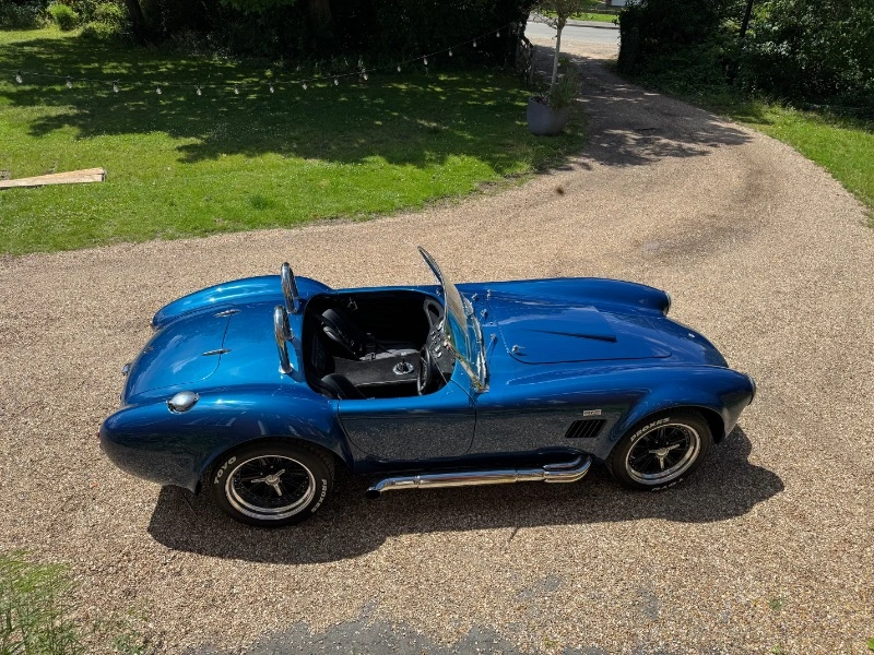 Cobra d'AK Sportscars, V8 « stroker » de 6,3 litres (383 ci)