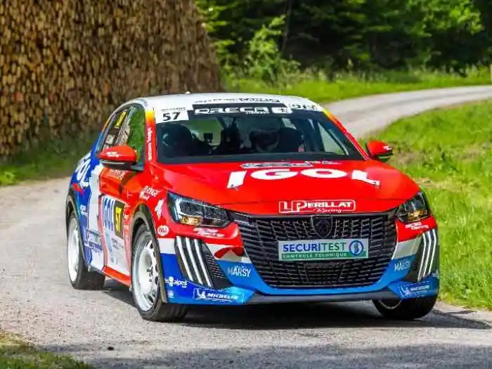 Peugeot 208 FR6 – photo 1