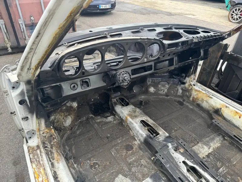 Caisse nue Porsche 911 3.2 Targa 1986 projet restauration