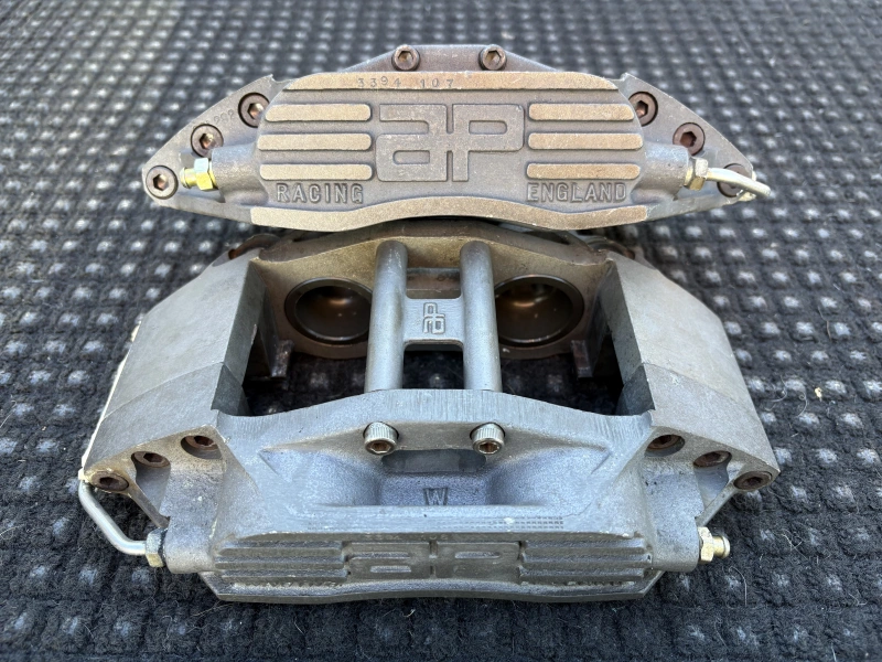 2 ETRIERS AP RACING 4 PISTONS GRA VHC