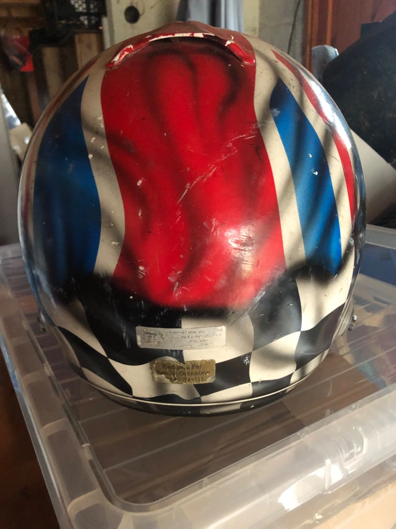 Casque Arai GP6S porté en course lors du championnat Ginetta 2011