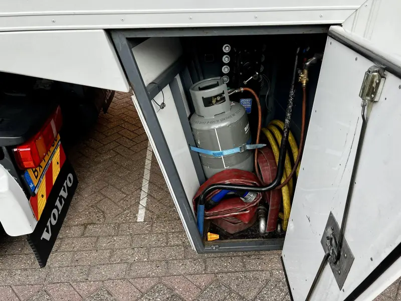 Remorque de course entièrement équipée