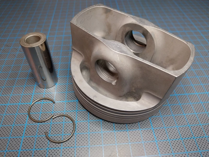 Jeu de 8 pistons Mahle neufs pour Ford Cosworth V8