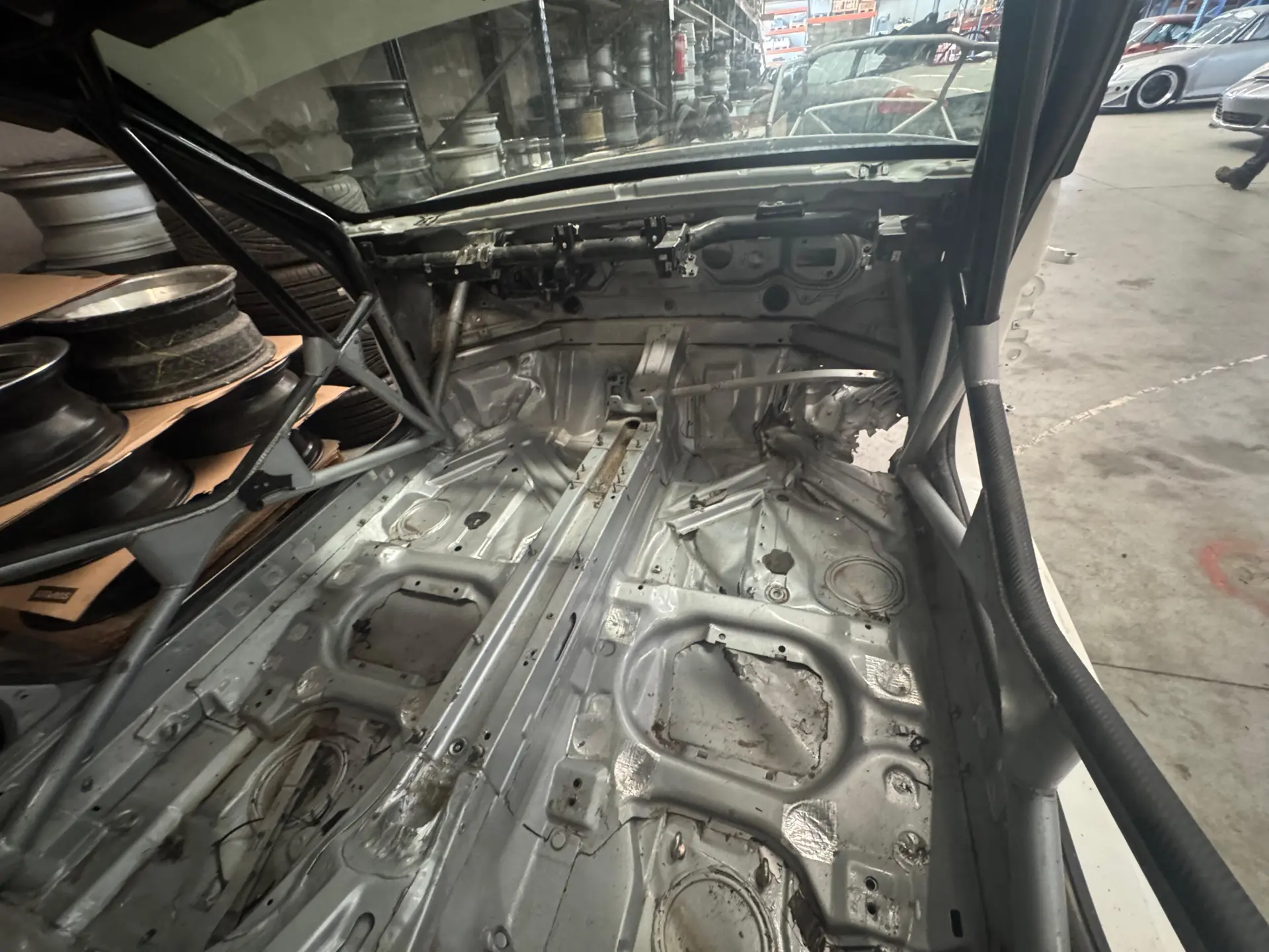 Caisse nue Porsche 997 GT3 3.6 Rallye GT10 2007 - Pièces disponibles – photo 2