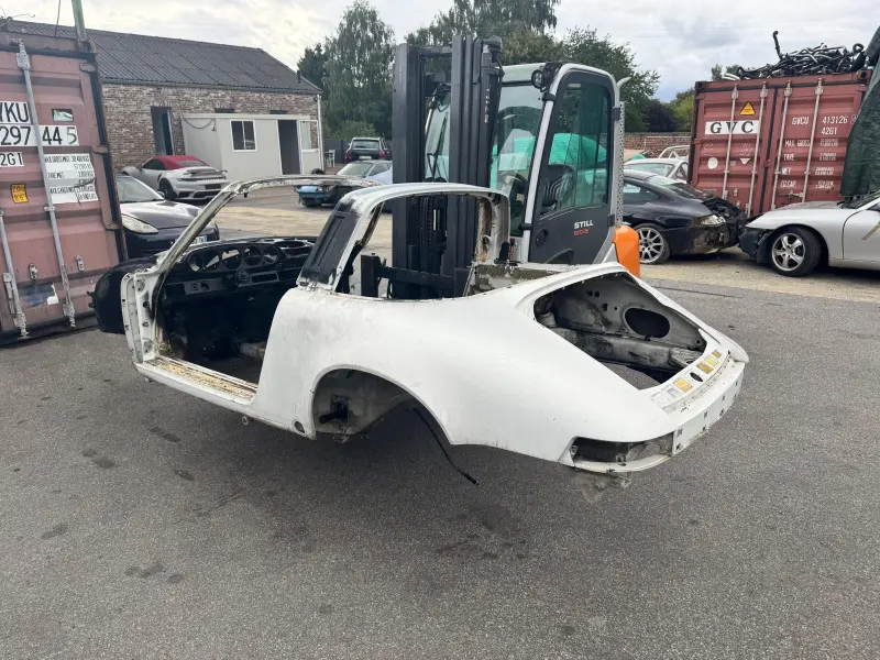 Caisse nue Porsche 911 3.2 Targa 1986 projet restauration