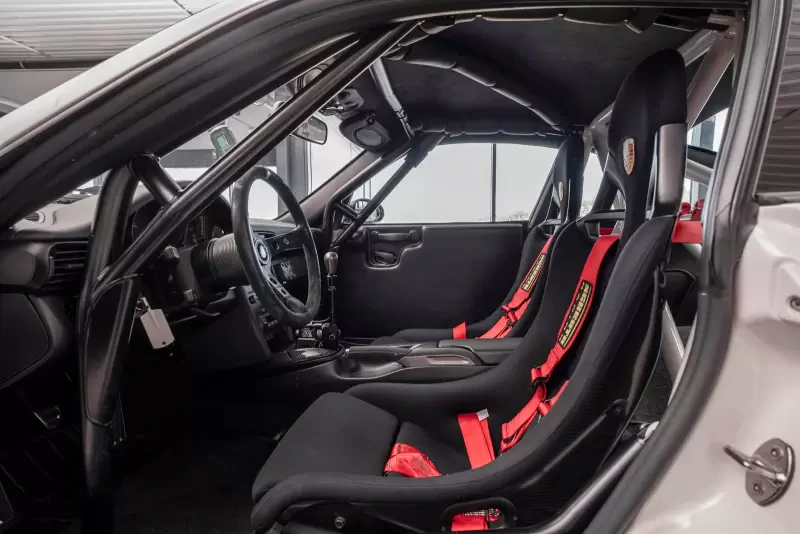 Porsche 997.1 GT3 RS - Clubsport conversion with racing character