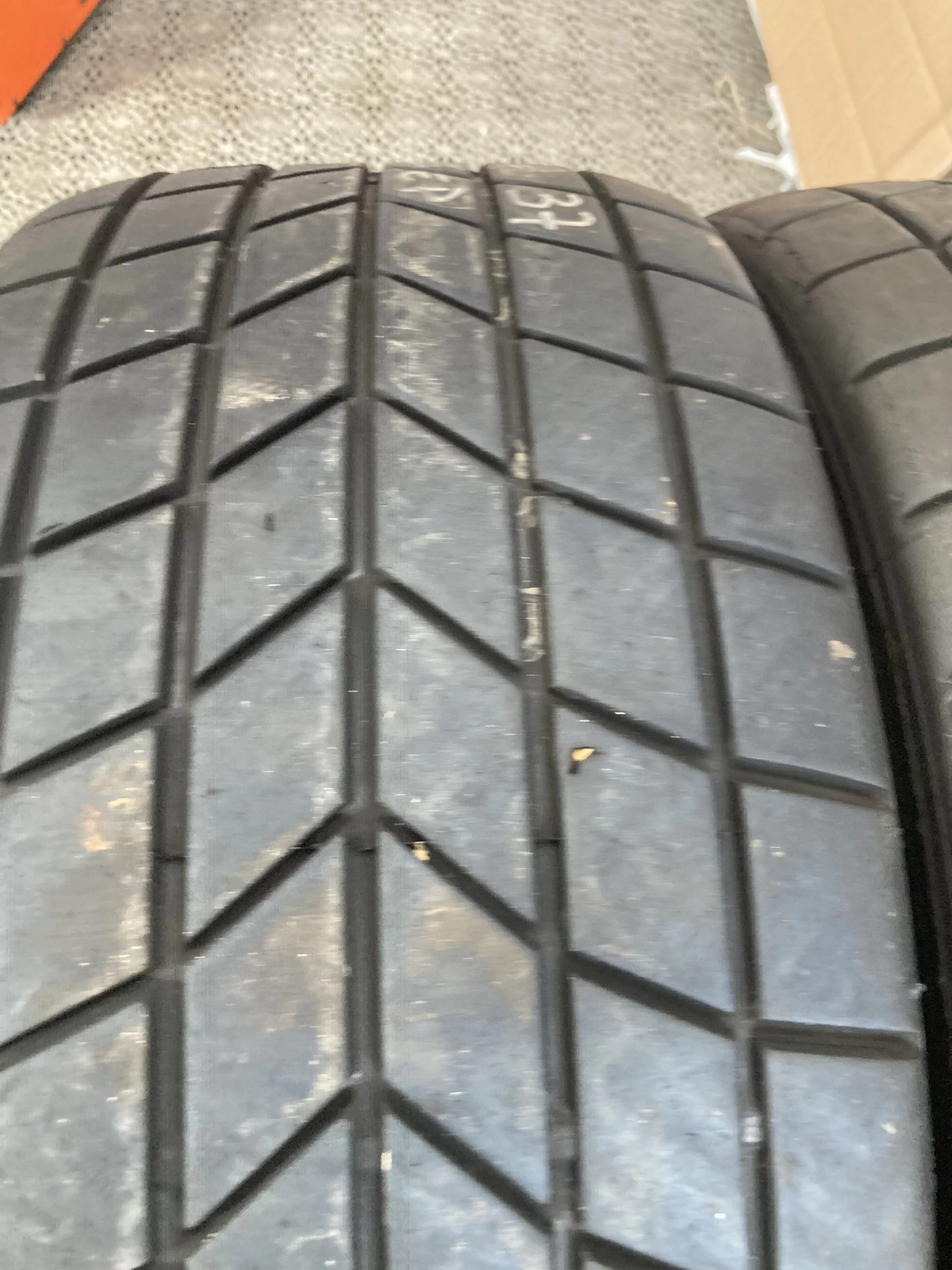2 pneus pluies Pirelli 225/625 R17 Gamme WS