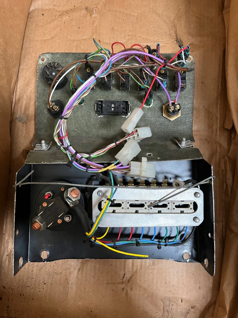 Tableau de bord + console centrale bmw compact e36 f2000