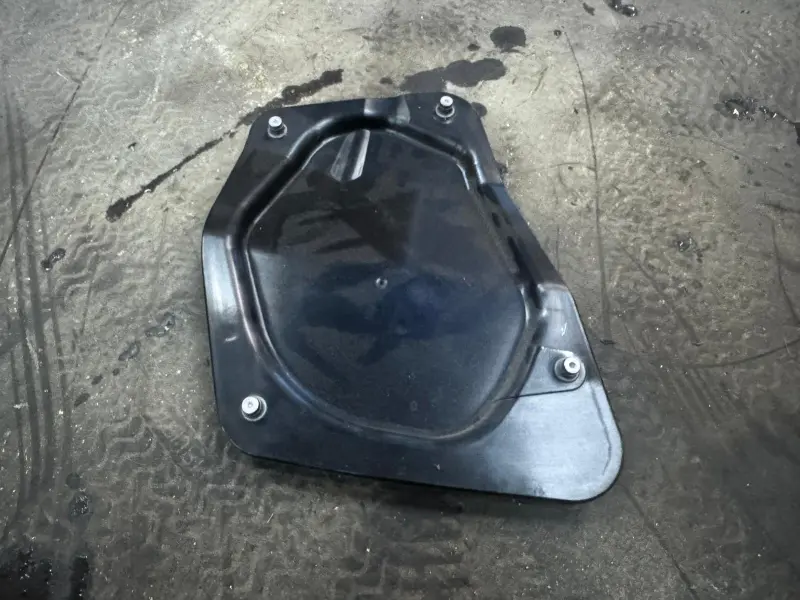 Cache intérieur droit d’admission Porsche Cayman GT4 RS - 9GT129598