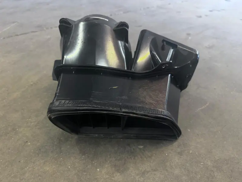 Ventilation hose Porsche Cayman GT4 RS 98150465805