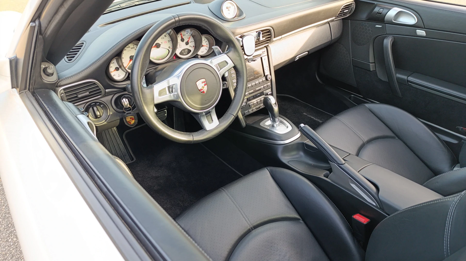 Exceptionnellement Splendide PORSCHE 911 997 4 GTS - Modèle GTS avec beaucoup d'options - 997 4GTS Immatriculé en FRANCE