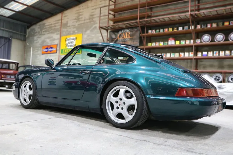 PORSCHE 964 Carrera 4