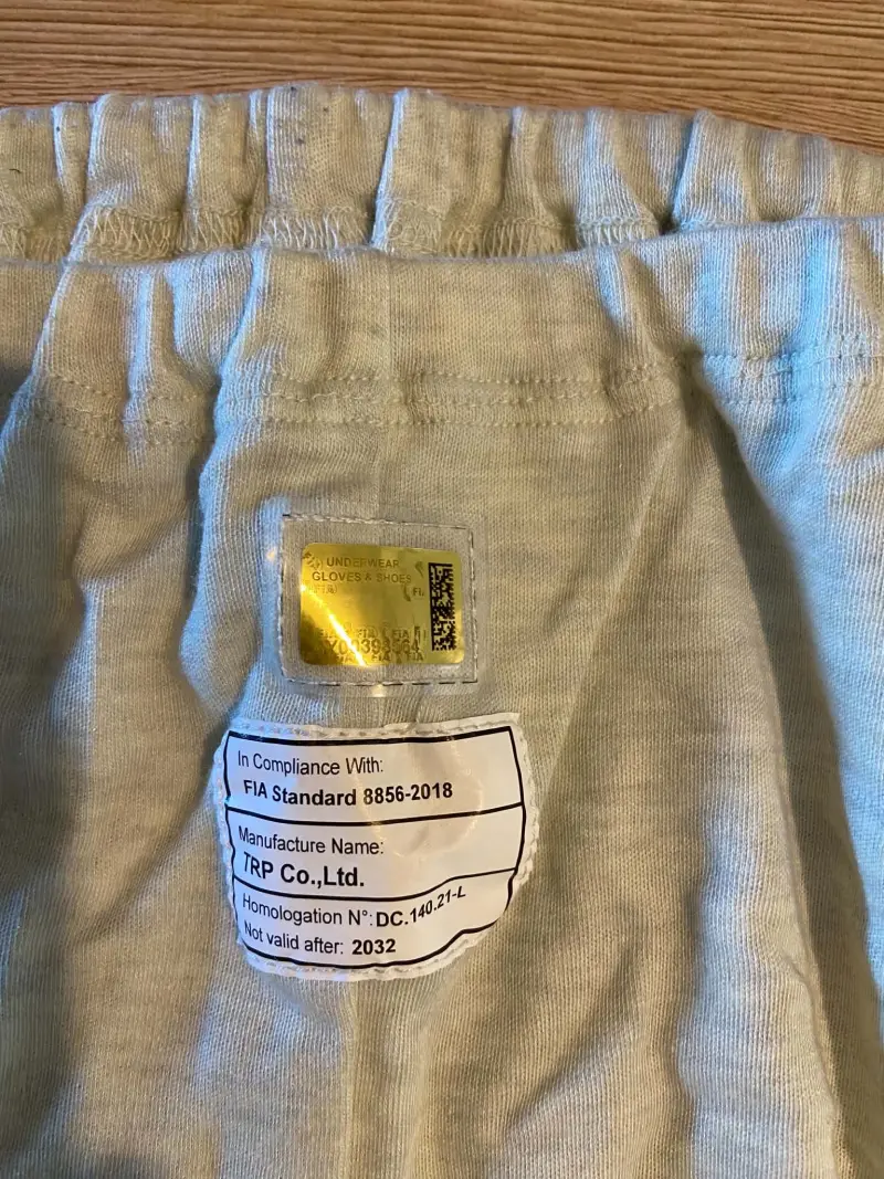 Flame-retardant trousers