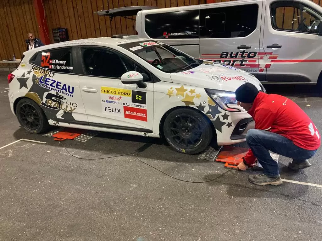 LEZEAU Compétition loue Clio Rally5