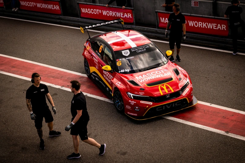 2X 2024 Honda Civic FL5 avec un grand nombre de pièces de rechange