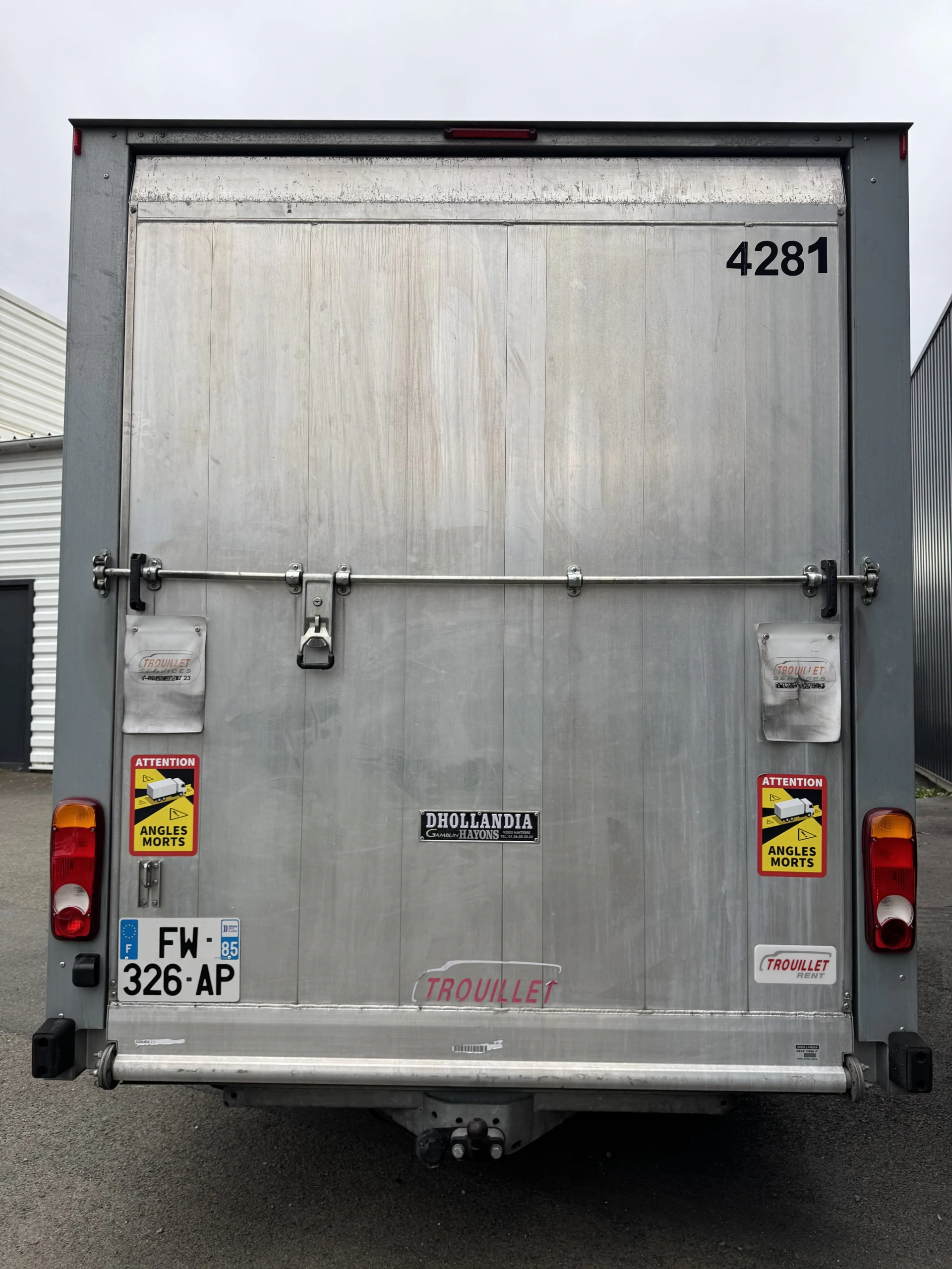 Master 3 2.3L DCI 165hp Floor Cab with Hatchback