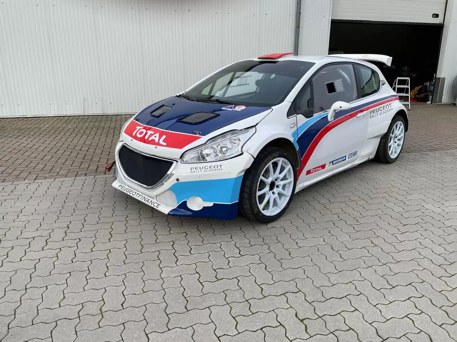 Peugeot 208 T16 R5 – photo 2