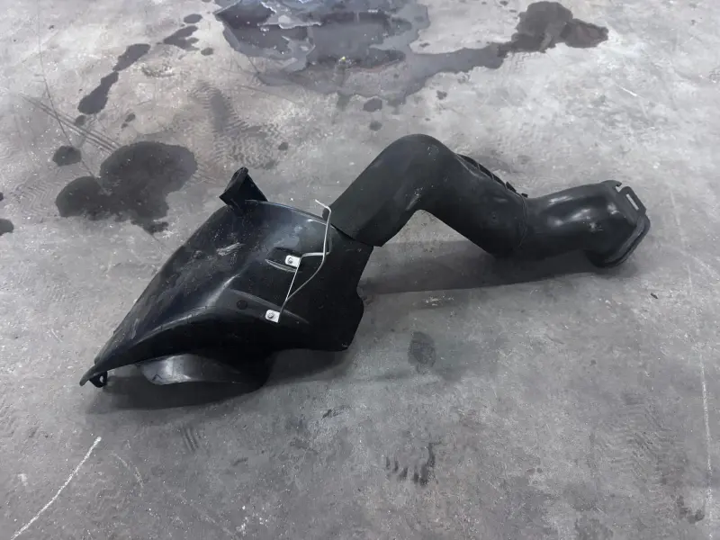 Guidage air droit Porsche Cayman GT4 RS 99157513283 9GT801560A