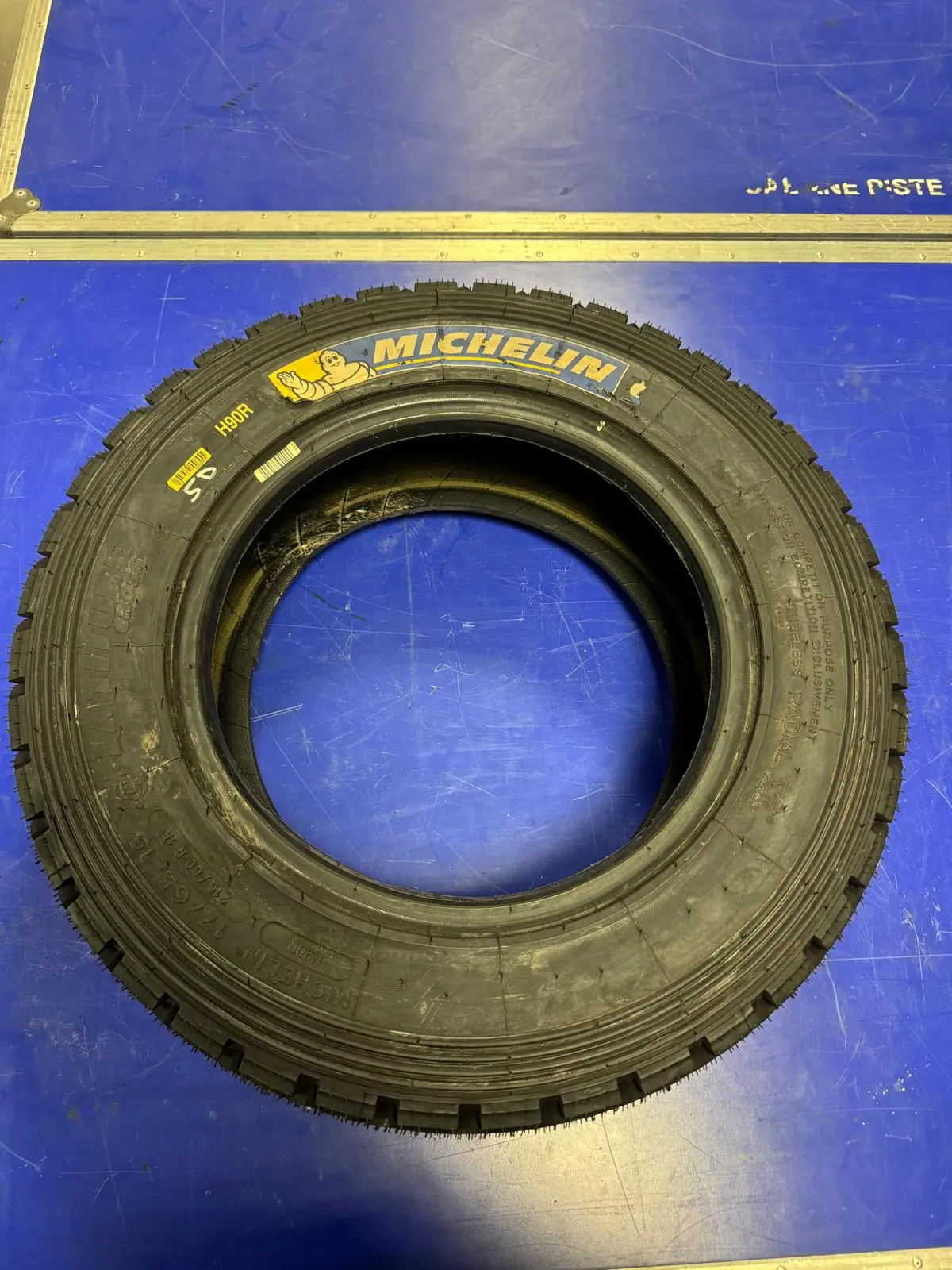 4 new Michelin H90R earth tyres – photo 2