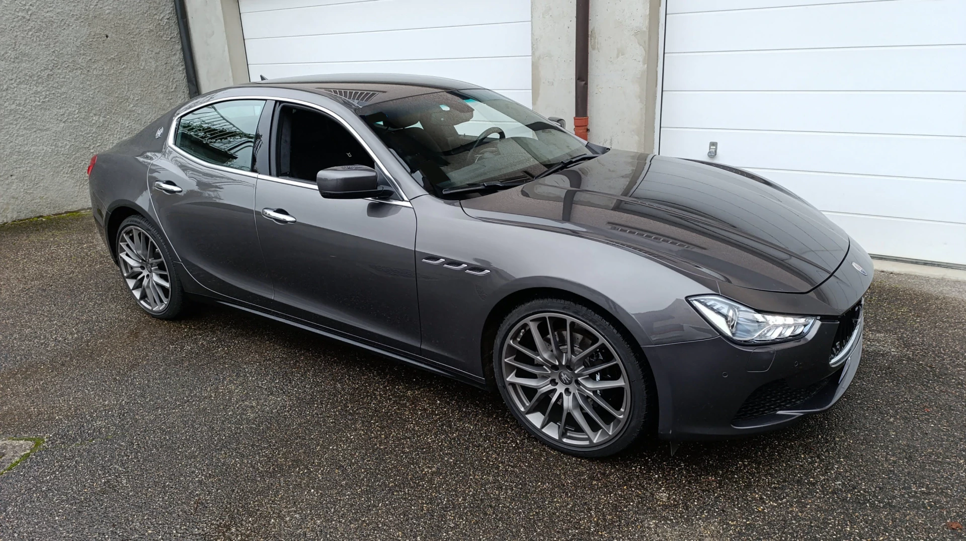 Very nice MASERATI Ghibli 3.0 V6 - 410 S Q4 A (Masérati sq4 v6) 24Mkms - Registered in FRANCE