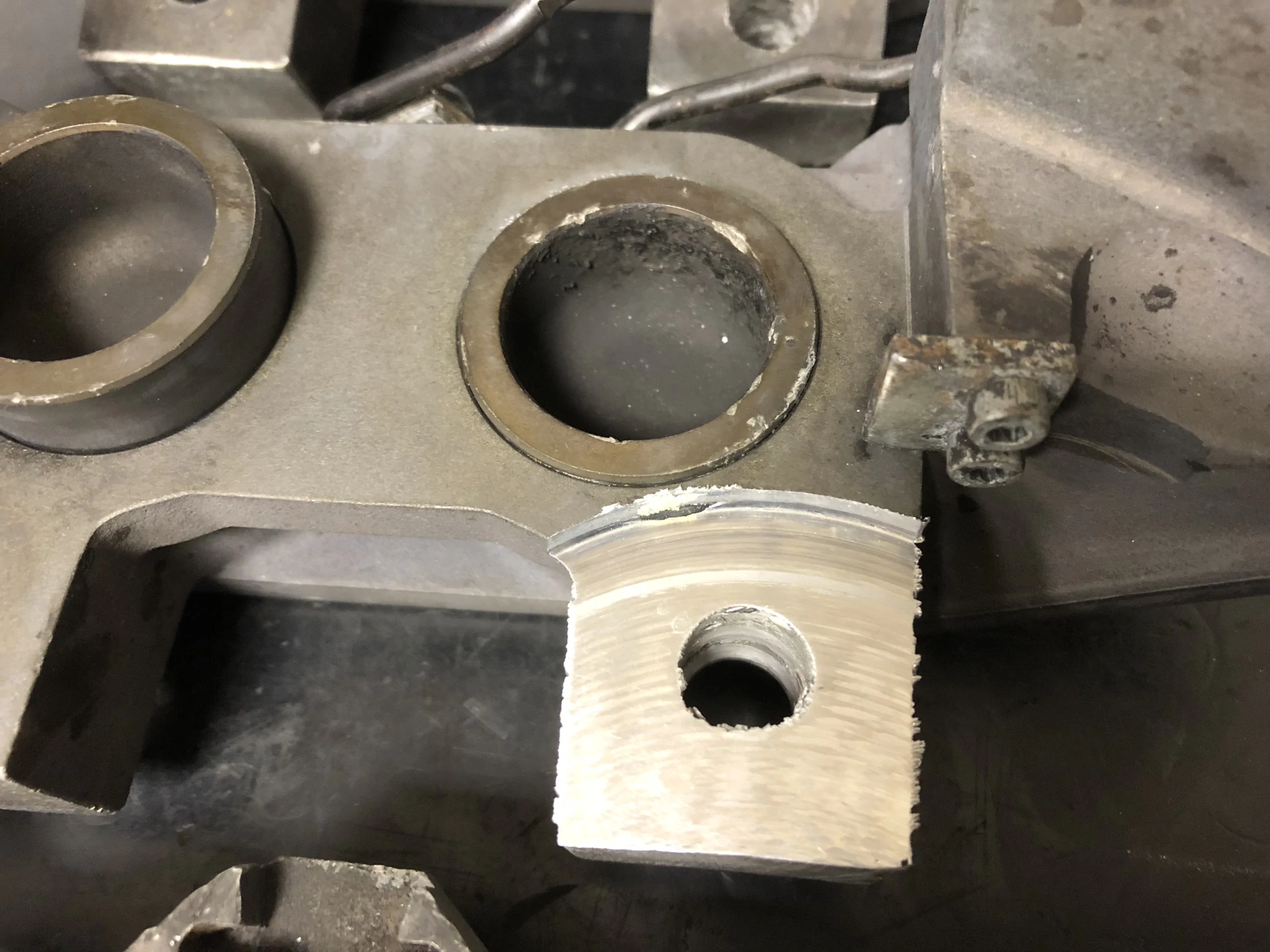 RECHERCHE ETRIERS HS EN L'ETAT OU A L'UNITEE AP RACING ALCON BREMBO